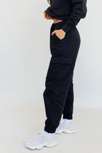 Load image into Gallery viewer, N+G ORIGINAL: It Girl Oversized Cargo Sweatpants (Black)