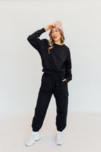 Load image into Gallery viewer, N+G ORIGINAL: It Girl Oversized Cargo Sweatpants (Black)