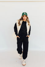 Load image into Gallery viewer, N+G ORIGINAL: It Girl Oversized Cargo Sweatpants (Black)