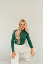Load image into Gallery viewer, The Rickie Top FREE PEOPLE (Evergreen)