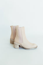 Load image into Gallery viewer, Savannah Free People Boots (Cream)