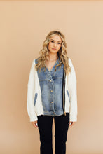 Load image into Gallery viewer, Everyone&#39;s Favorite Jacket