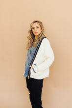 Load image into Gallery viewer, Everyone&#39;s Favorite Jacket