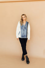 Load image into Gallery viewer, Everyone&#39;s Favorite Jacket