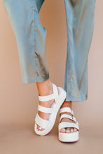 Load image into Gallery viewer, Anastyn Sandal (White)