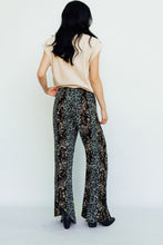 Load image into Gallery viewer, Flow Into Floral Pants