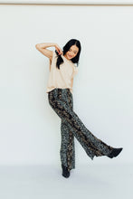 Load image into Gallery viewer, Flow Into Floral Pants